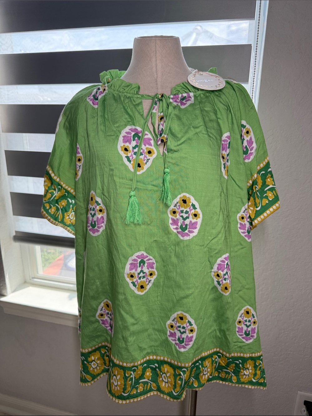 New Umgee green flowy blouse 2XL